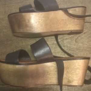 Elizabeth and James Platforms